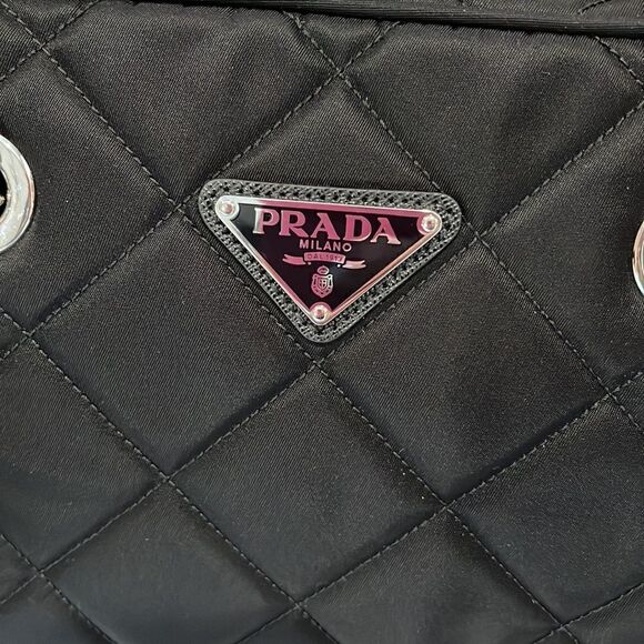 Prada quilted bag - Picture 3 of 13